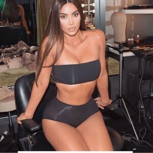 NWT SKIMS Fits Everybody Bandeau Bra - Size M